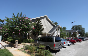 The Courtyards at San Jose in Jacksonville, FL - Foto de edificio - Building Photo