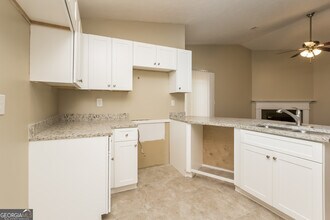 8057 Fieldstream Way in Douglasville, GA - Building Photo - Building Photo