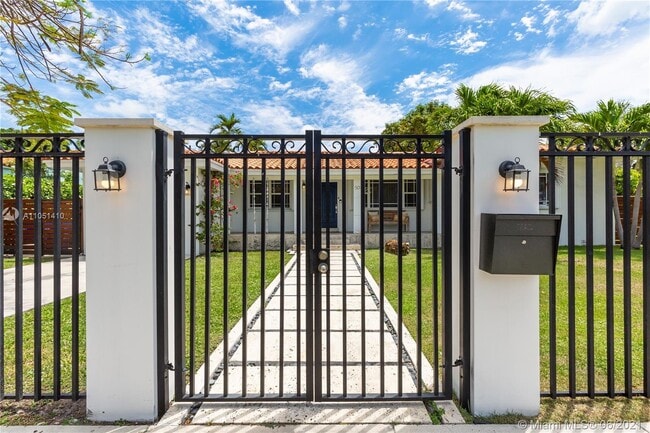 501 SW 19th Rd in Miami, FL - Building Photo - Building Photo