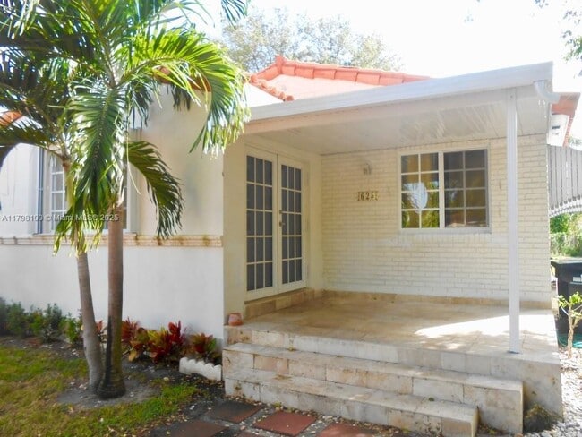 property at 625 South Dr