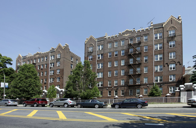 305 Linden Blvd in Brooklyn, NY - Building Photo - Building Photo