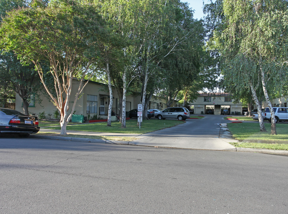 Beverly Court in Tracy, CA - Building Photo