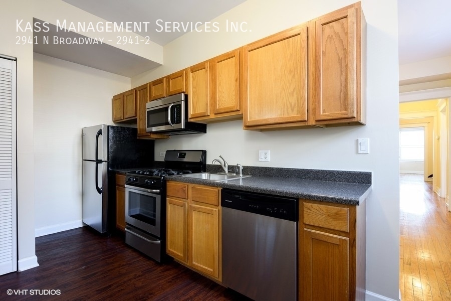 2941 N Broadway in Chicago, IL - Building Photo