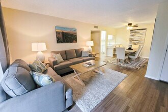 6519 W Newberry Rd in Gainesville, FL - Foto de edificio - Building Photo