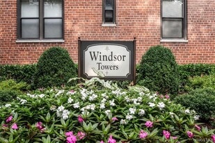 4 Windsor Terrace in White Plains, NY - Building Photo