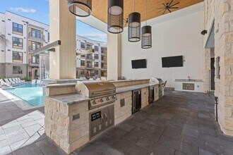 Lenox Burnet in Austin, TX - Building Photo - Building Photo