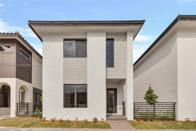 8037 NW 42nd St in Doral, FL - Building Photo - Building Photo