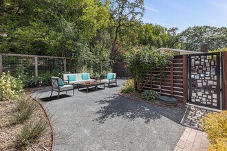 100 Holstein Rd, Unit 100B Holstein Road in San Anselmo, CA - Building Photo - Building Photo