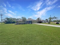 3705 SW 7th Pl in Cape Coral, FL - Foto de edificio - Building Photo