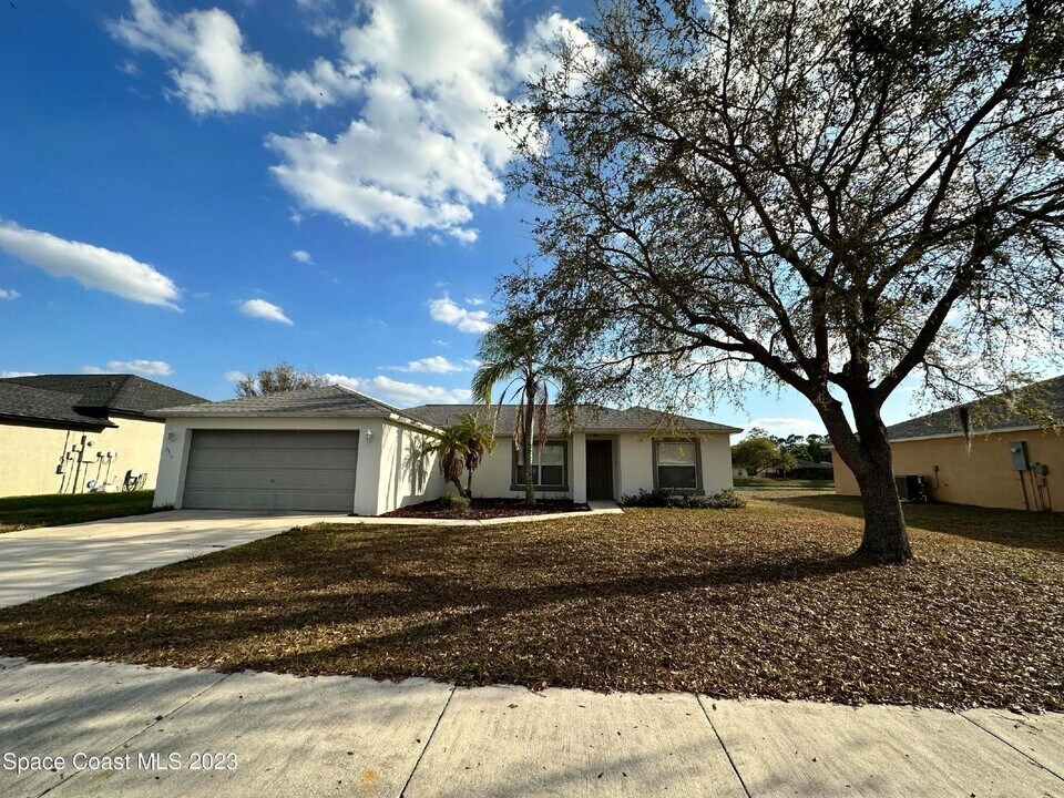 5311 Cinnamon Fern Blvd in Cocoa, FL - Building Photo