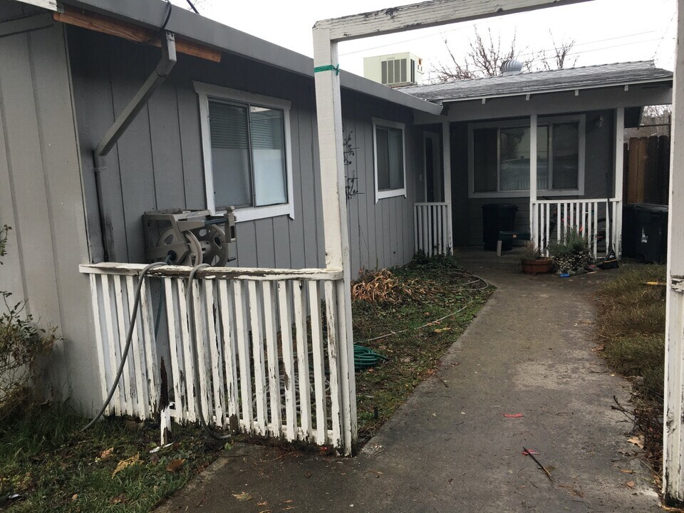 63 3rd Ave in Lewiston, CA - Building Photo