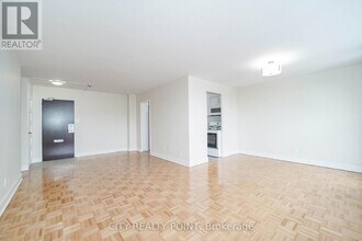 6200 Bathurst St in Toronto, ON - Building Photo - Building Photo