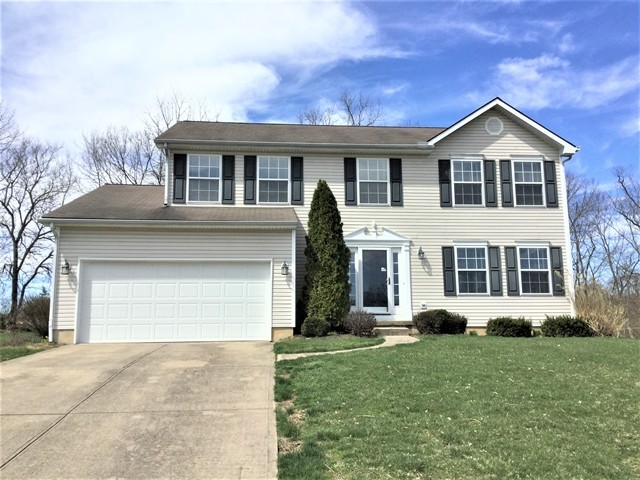 105 Daniel Dr in Germantown, OH - Building Photo