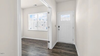 408 Ashley Run in Sanford, NC - Foto de edificio - Building Photo