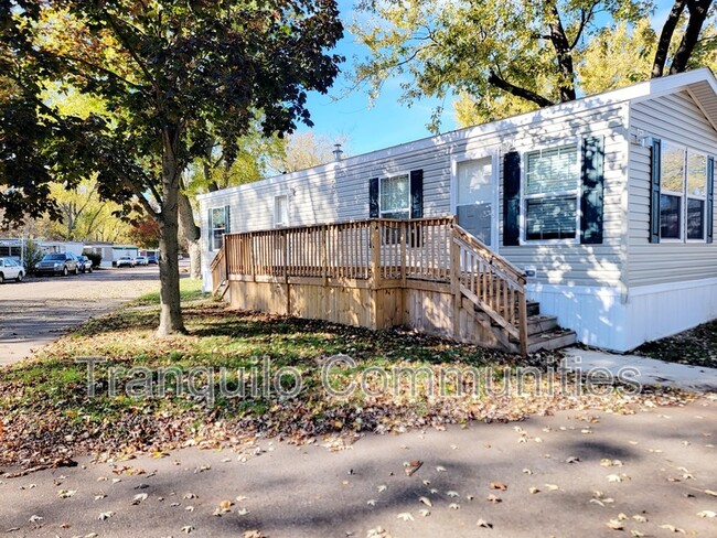 5080 St Joseph Ave in Stevensville, MI - Foto de edificio - Building Photo