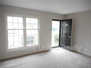 5500 Larchmont Ave in Charlotte, NC - Building Photo - Building Photo