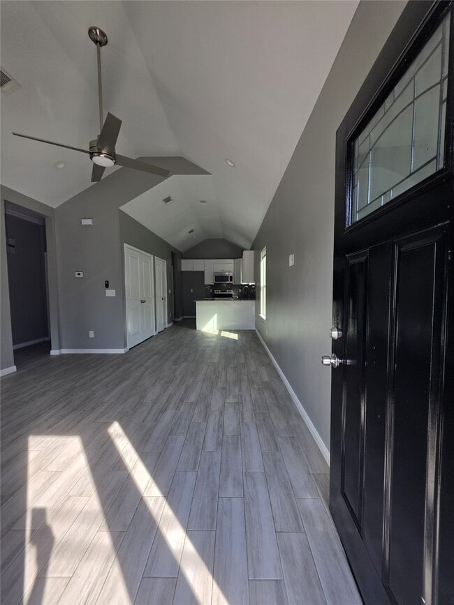 825 Omeara in Montgomery, TX - Building Photo - Building Photo