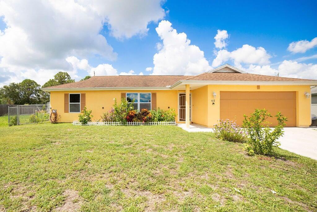612 SW Stillman Ave in Port St. Lucie, FL - Building Photo