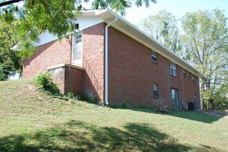 809 SE Dockery Ln in Cleveland, TN - Building Photo - Building Photo
