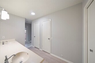 84 April Wind Dr S in Montgomery, TX - Building Photo - Building Photo