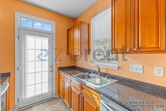 8104 Kings Creek Dr in Charlotte, NC - Building Photo - Building Photo