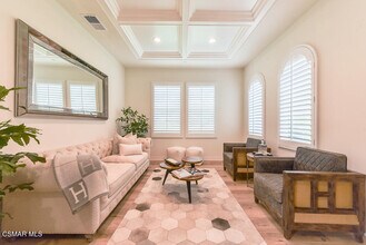 6981 Shadow Wood Dr in Moorpark, CA - Building Photo - Building Photo