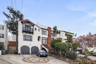 27-31 Excelsior Ct in Oakland, CA - Building Photo - Building Photo