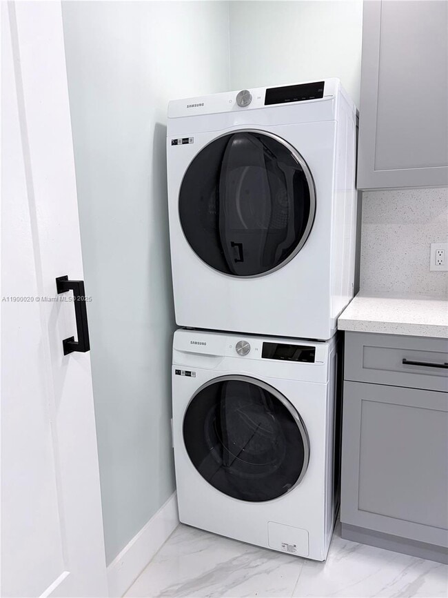 10370 SW 174th Terrace-Unit -2 in Miami, FL - Building Photo - Building Photo