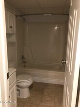 82 Crescent St in Saratoga Springs, NY - Building Photo - Building Photo