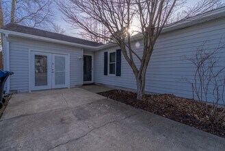 1305 Eaglewood Dr in Virginia Beach, VA - Building Photo - Building Photo