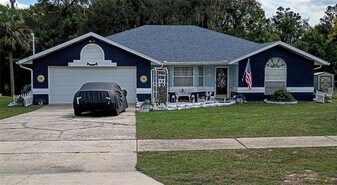 564 W Central Ave in Orange City, FL - Building Photo