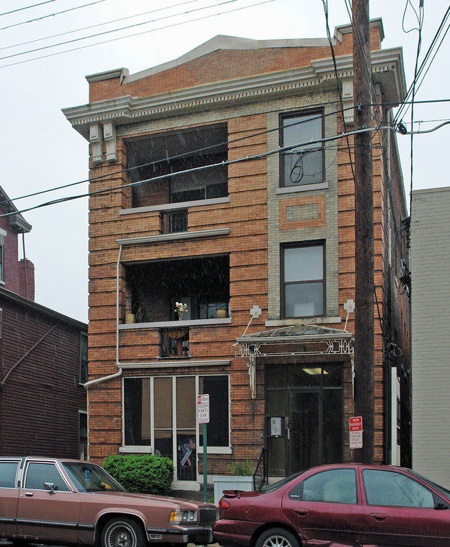 Greenup Suites in Covington, KY - Foto de edificio - Building Photo