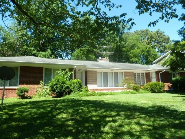 property at 120 S Roberson St