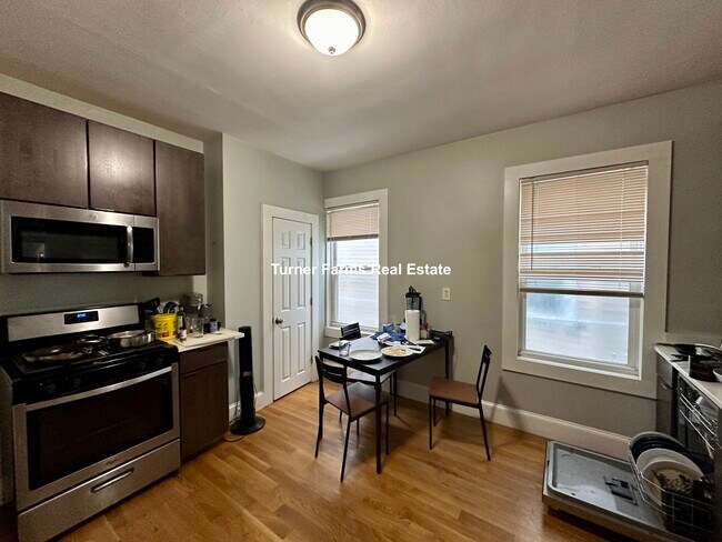 15 Elder St, Unit 1 in Boston, MA - Building Photo - Building Photo
