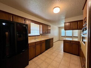 1329 NE 20th Pl in Moore, OK - Building Photo - Building Photo