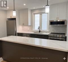 9 Admiral Rd in St Catharines, ON - Building Photo - Building Photo