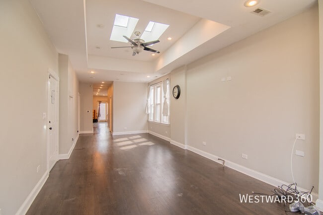 3343 N Springfield Ave in Chicago, IL - Building Photo - Building Photo