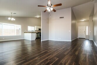 10258 W Pasadena Ave in Glendale, AZ - Building Photo - Building Photo