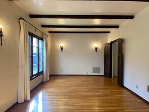 1841 Kelton Ave, Unit 1841-B in Los Angeles, CA - Foto de edificio - Building Photo