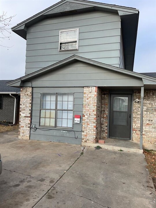 160 SW 69th St in Lawton, OK - Building Photo
