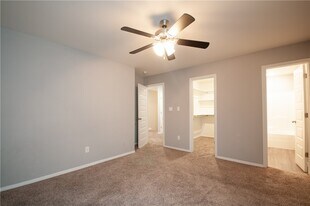 4110 W Sardinia Way in Fayetteville, AR - Building Photo