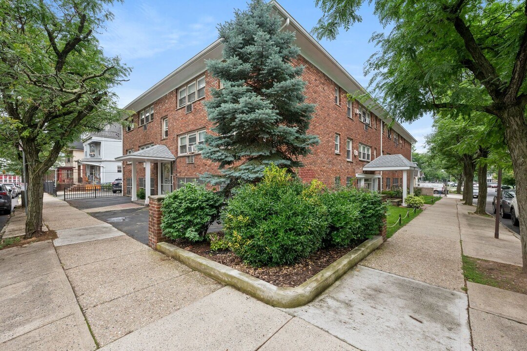 226 Lincoln Ave in Newark, NJ - Foto de edificio