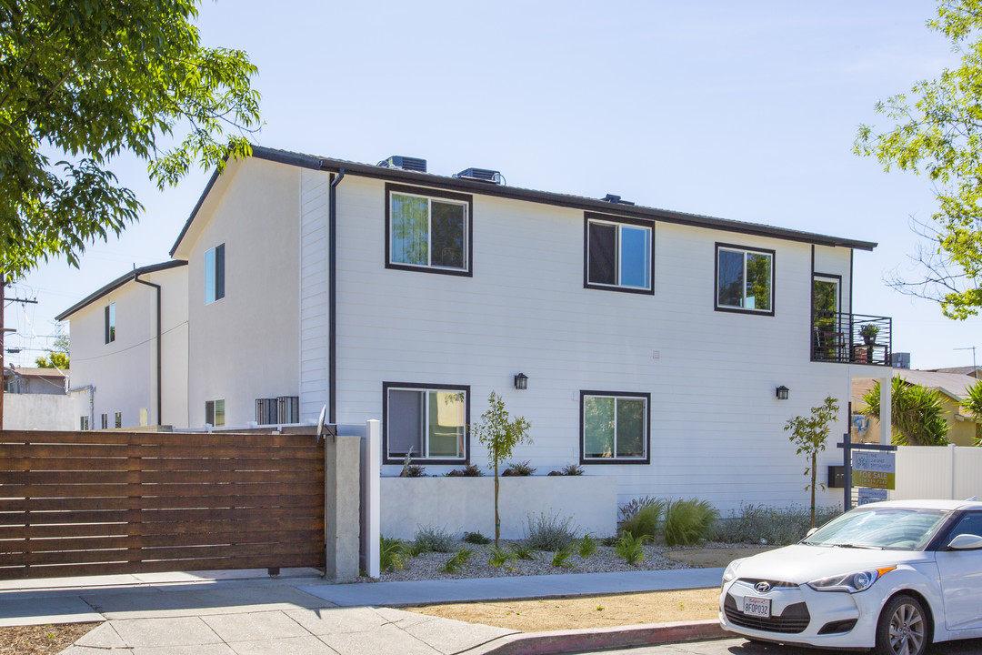 6732 Irvine Ave in North Hollywood, CA - Building Photo