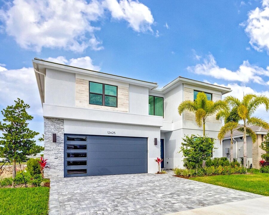 12625 Solana Bay Cir in Palm Beach Gardens, FL - Building Photo