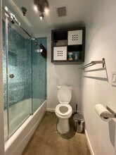 5143 Bakman Ave, Unit 101 in North Hollywood, CA - Building Photo - Building Photo