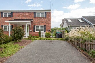 402 13th ST NE, Unit B in Charlottesville, VA - Building Photo - Building Photo
