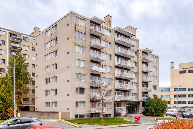 7920 Kingsley Ch in Côte-St-Luc, QC - Building Photo - Primary Photo