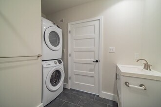 5015 Warrington Ave in Philadelphia, PA - Building Photo - Interior Photo