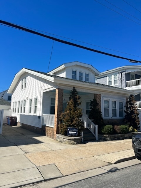 property at 2 N Wyoming Ave