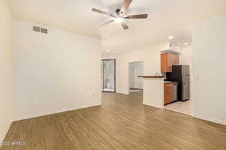 6900 E Princess Dr in Phoenix, AZ - Building Photo - Building Photo